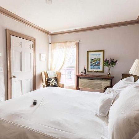 The Mariner King Inn Lunenburg Bagian luar foto