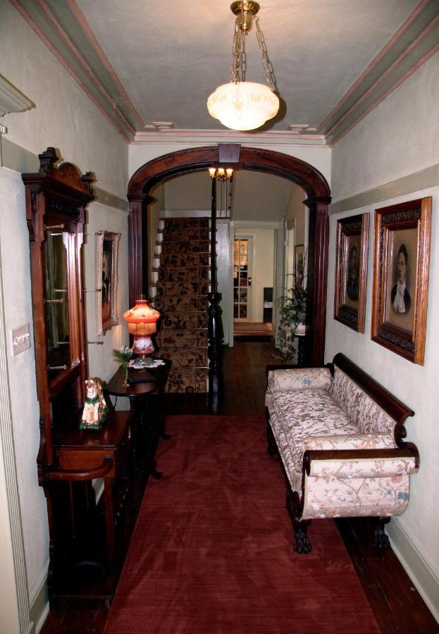 The Mariner King Inn Lunenburg Bagian luar foto