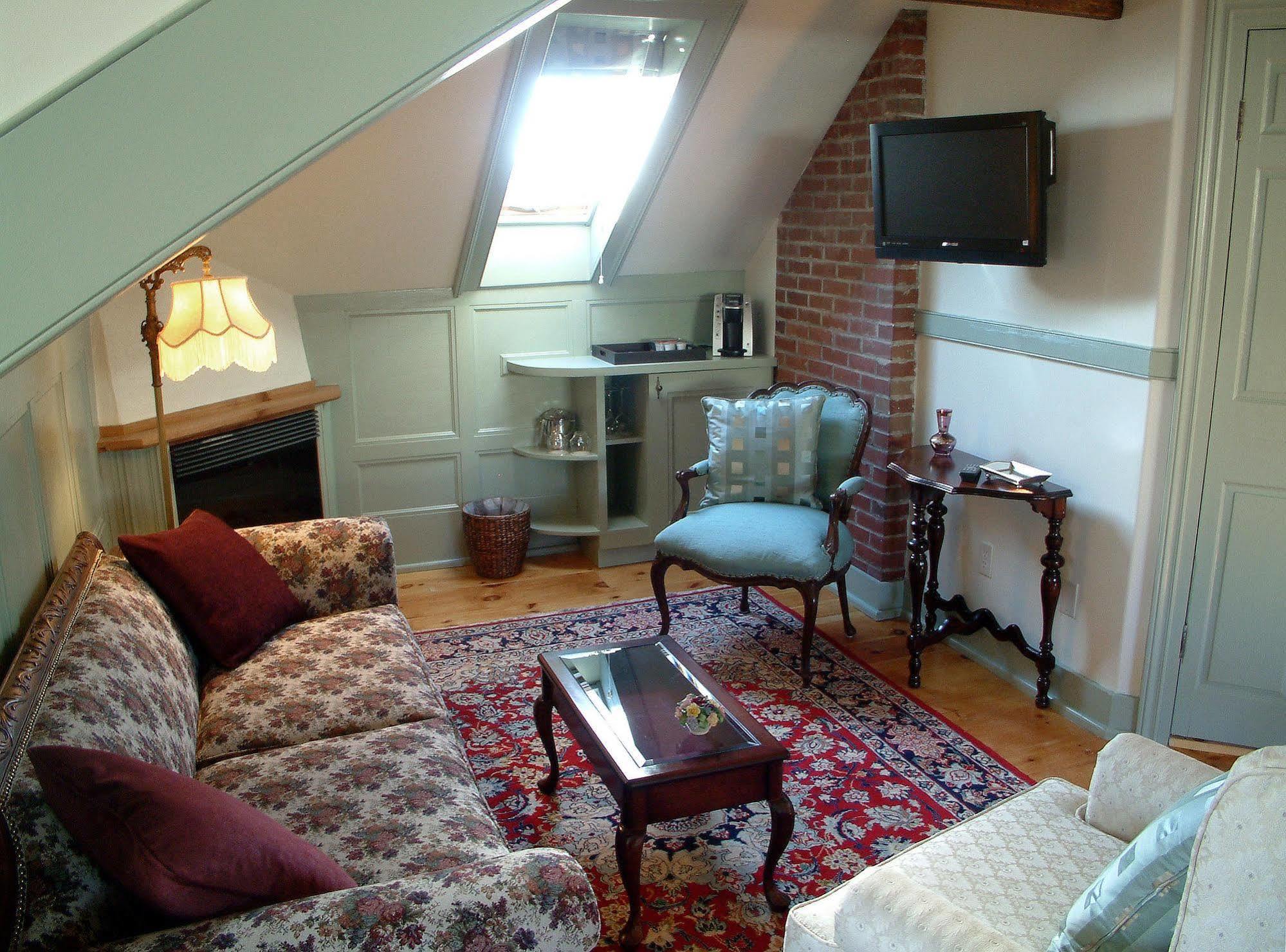 The Mariner King Inn Lunenburg Bagian luar foto